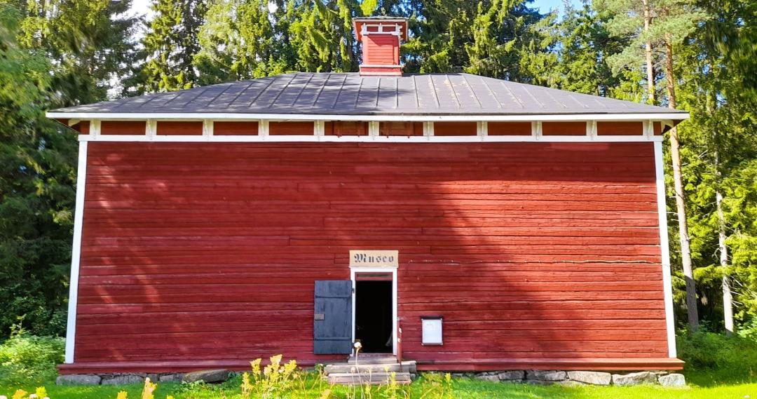 Museorakennus, vanha viljamakasiini, valmistumisvuosi 1866 
